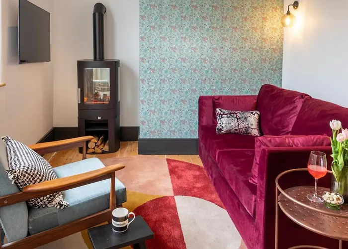 Luxury & Location! Bakewell Georgian Townhouse - 'The Haywood'
